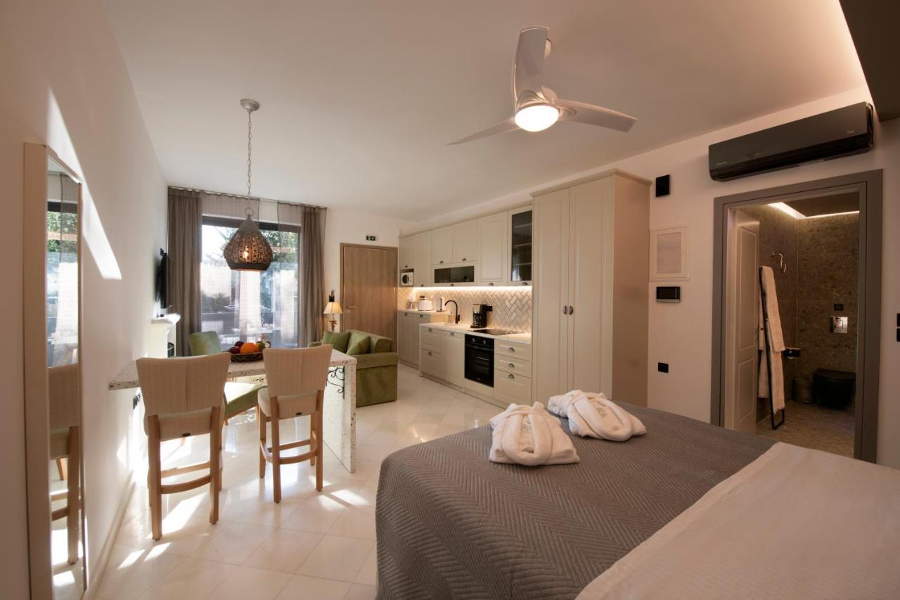 Aval Riviera Apartment Lagonisi Exterior photo